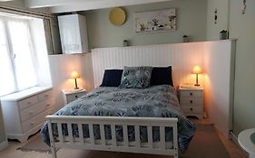 Charming Two Bedroom Gite With Beautiful Gardens