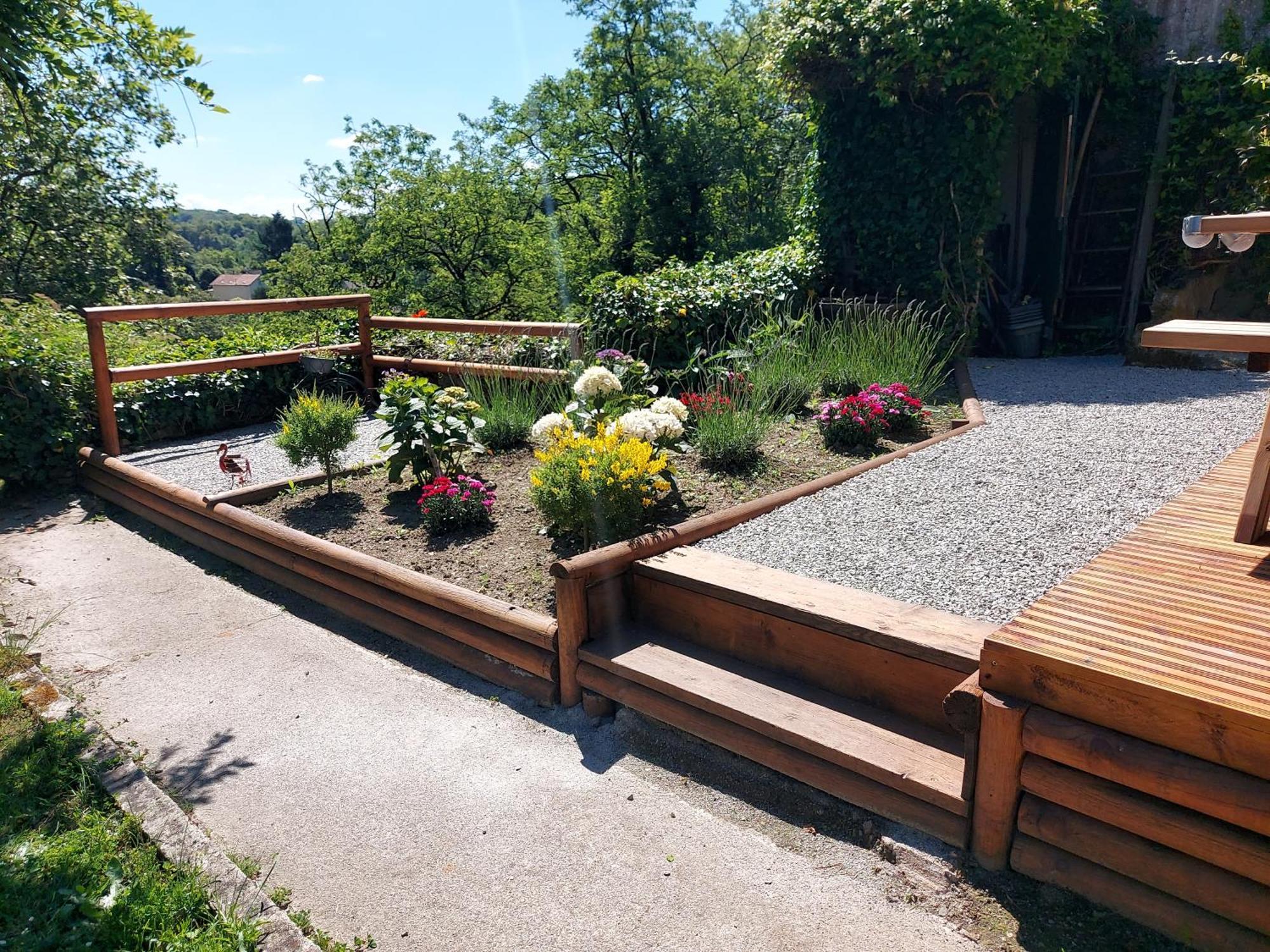 Charming Two Bedroom Gite With Beautiful Gardens Confolens Extérieur photo