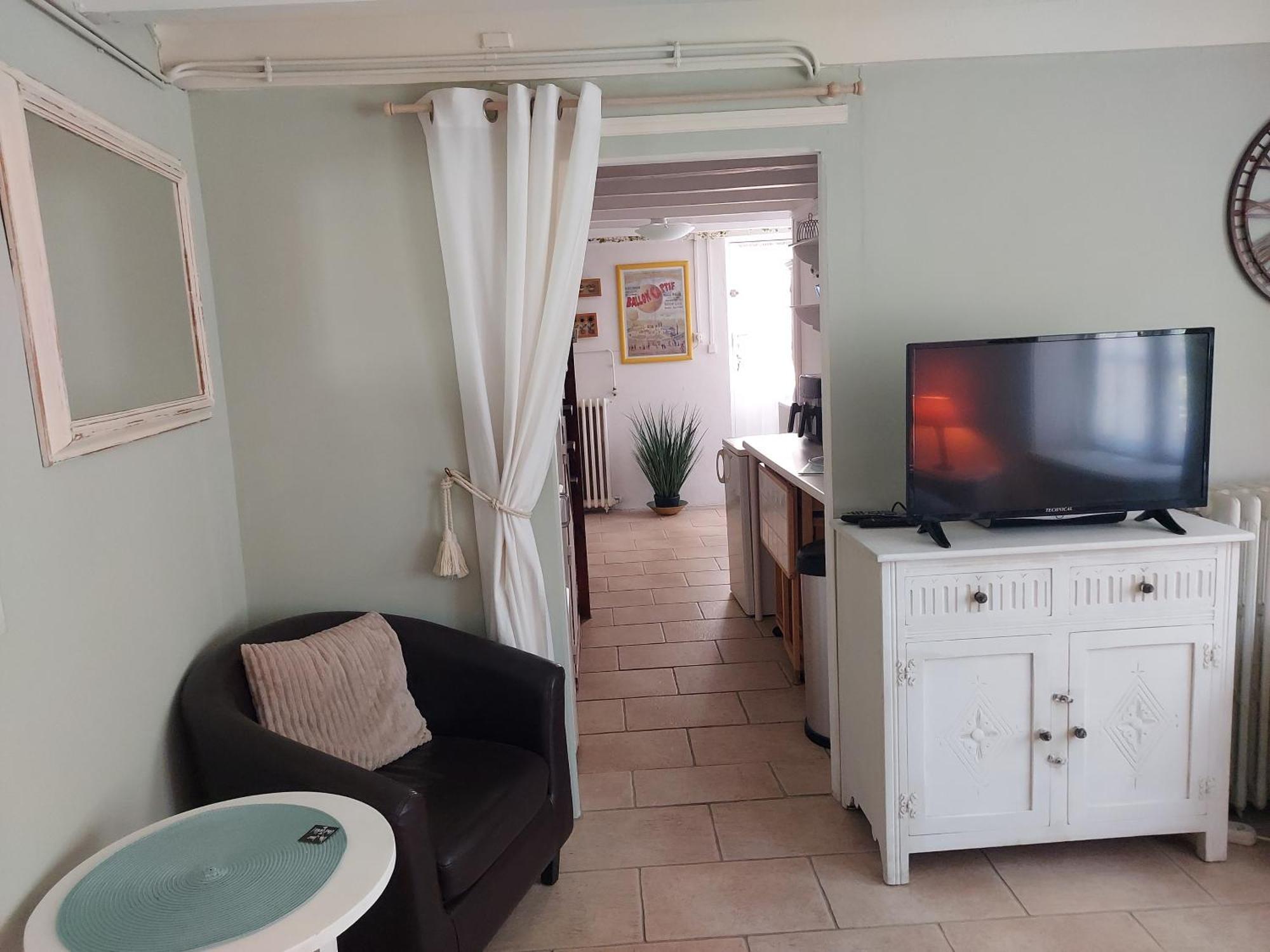 Charming Two Bedroom Gite With Beautiful Gardens Confolens Extérieur photo