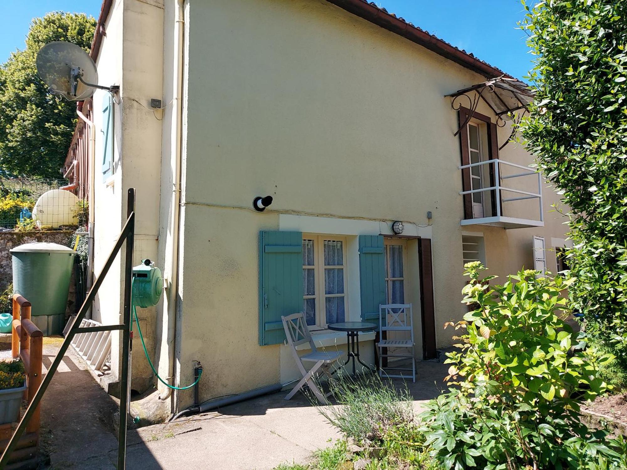 Charming Two Bedroom Gite With Beautiful Gardens Confolens Extérieur photo