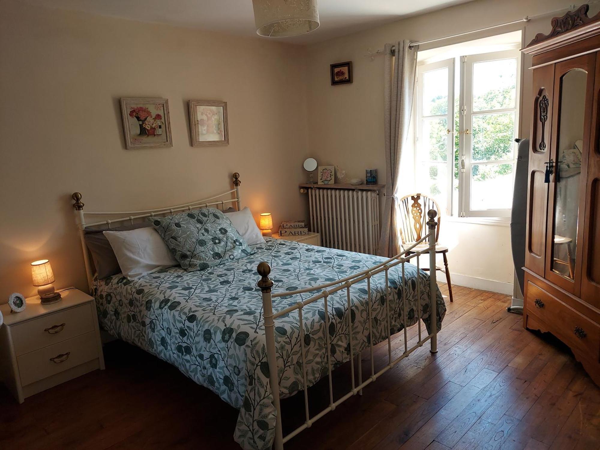 Charming Two Bedroom Gite With Beautiful Gardens Confolens Extérieur photo